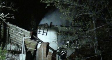 Çorum'da yangında ev kullanılamaz hale geldi