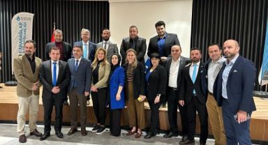  DEVA Partisi İzmir 1. Bölge Milletvekili Adayı Ösen: Milletimiz için sokaktayız!