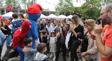 Efes Selçuk'ta 23 Nisan çocuk şenliği