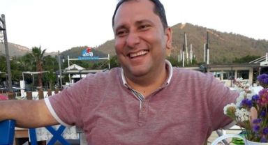 Emlakçı araç içinde ölü bulundu