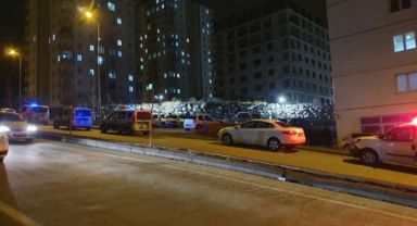 Husumetlisini evinde tabancayla vurup kaçtı