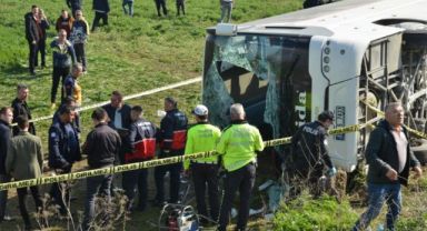 İşçi servisi şarampole uçtu: 3 ölü, 31 yaralı