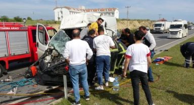 Kamyona arkadan çarpıp sıkışan sürücü için can pazarı kuruldu