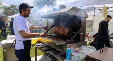 Karşıyaka'da ayak üstü lezzet şöleni