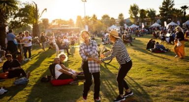 Karşıyaka'da çifte festival