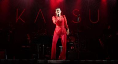 Karsu Alaçatı’yı mest etti