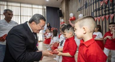 Konaklı miniklerden gururlandıran 23 Nisan kutlaması