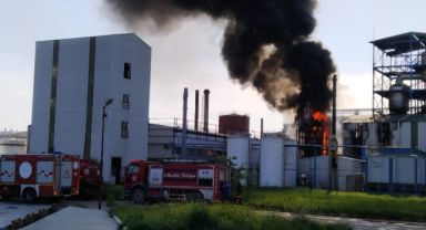 Korkutan fabrika yangını
