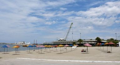 Kuşadası'nın plajları yaza hazırlanıyor