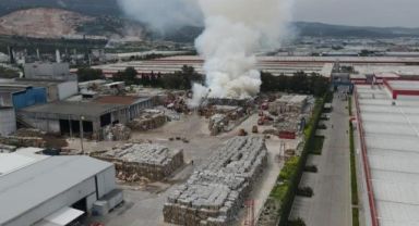 Manisa OSB'deki kağıt fabrikasında büyük yangın