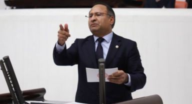 Mevlüt Kömür yazdı... Şov kokan istifa!