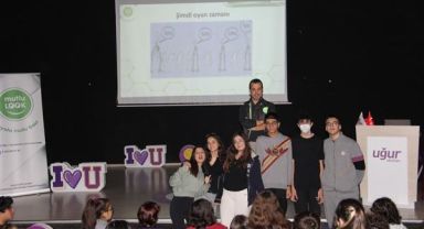 “Mutlu Bakış (MutluLOOK) Projesi Kapsamında İzmirli Öğrenciler Aidiyet Bilincini Pekiştiriyor