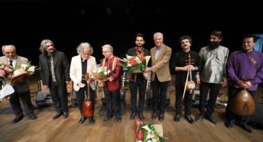 Narlıdere’de İran ezgileri depremzedeler için seslendirildi