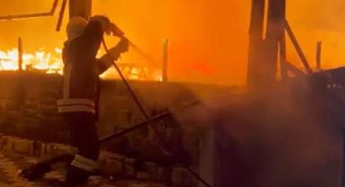 Ölüdeniz'de aynı kişiye ait iki ayrı işyeri aynı anda kundaklandı