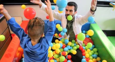 Otizmli çocuklar bağımsızlıklarını ergoterapi ile kazanıyor