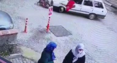 Otomobile çarparak takla atan motosikletli kameraya yansıdı