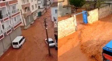Şanlıurfa'da sağanak yağış sele neden oldu