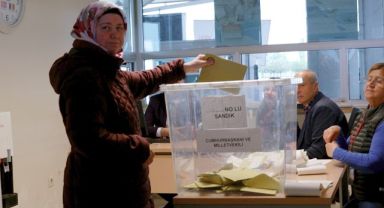 Sınır kapılarında oy verme işlemi başladı