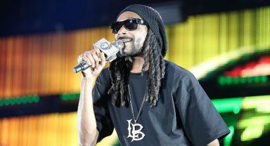 Snopp Dogg parasını boynunda taşıyor