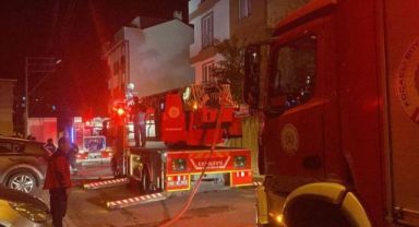 Tadilat yapılan çatıda yangın çıktı