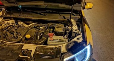 Taksiyle zehir satıp, çatıda saklanmaya çalıştılar, İzmir polisi yakaladı