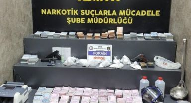  Taksiyle zehir satıp, çatıda saklanmaya çalıştılar, İzmir polisi yakaladı
