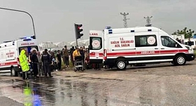 Tarım işçilerini taşıyan minibüs devrildi: 9 yaralı