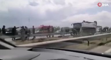 Tunus'ta öğrencileri taşıyan otobüs devrildi: 23 yaralı