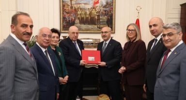 “Türkiye-Azerbaycan arasında 5 milyar dolarlık dış ticaret hedefliyoruz”