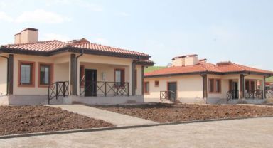 Yapımı tamamlanan köy evlerini Erdoğan depremzelere teslim edecek