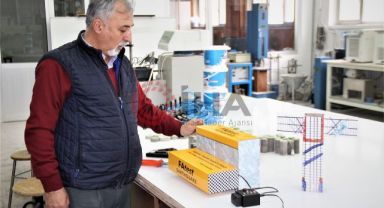 Yaşadıkları depremlerin ardından vatandaşları uyaran cihaz geliştirdiler