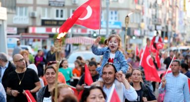 19 Mayıs'ın 104.yılında Narlıdere tek yürek oldu