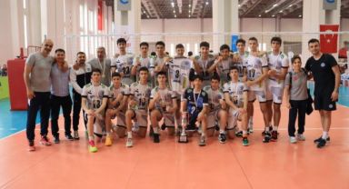Arkas Spor’un gençleri namağlup şampiyon