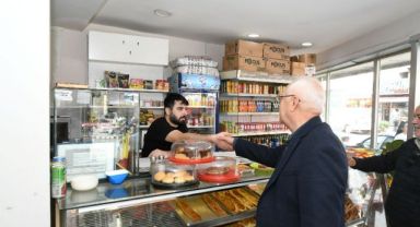 Başkan Selvitopu Karabağlar'ı turluyo