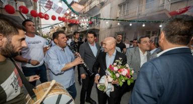 Başkan Soyer Roman yurttaşlarla bir araya geldi