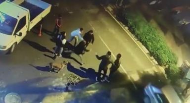 Bayrak asan AK Partil'ilere küfredince kavga çıktı!