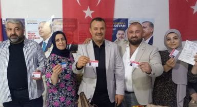 Bayraklı’da CHP’li üyeler toplu bir şekilde AK Parti’ye geçti
