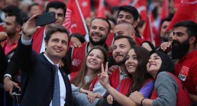 CHP’li Yücel'den gençlere çağrı: Kaygısız günler için oy kullanalım!