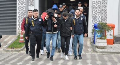 Depremzedeleri konteyner vaadiyle dolandırdılar