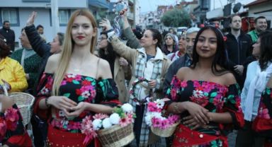 Efes Selçuk'ta Hıdırellez ateşi yandı
