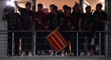 Galatasaray şampiyonluğu taraftarıyla kutladı