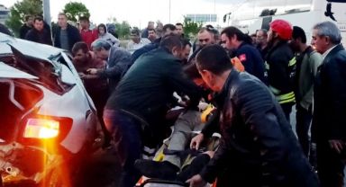 İki otomobil çarpıştı: 7 yaralı