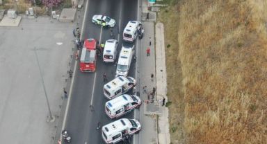 İzmir'de tünelde tır yandı, 17 kişi dumandan etkilendi