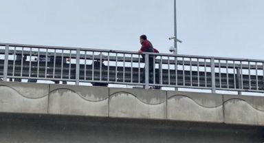 Köprülü kavşak üzerinde intihar girişimi