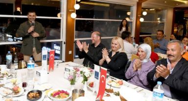 Kuşadası Belediyesi emekli olan çalışanlarını onurlandırdı