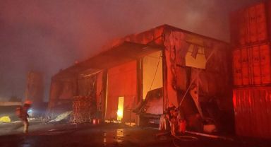 Lojistik deposunda yangın