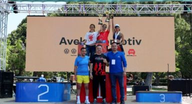 Maraton İzmir'e Avek Otomotiv dokunuşu