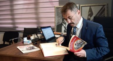 MHP'li Bulut: Bay Cemil Tugay MHP’ni eleştiremez!