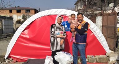 Minik depremzede Öykü tedavi için Kahramanmaraş’tan İzmir’e getirildi