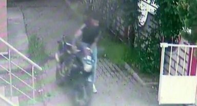 Motosikleti çaldı, rahatlığı pes dedirtti